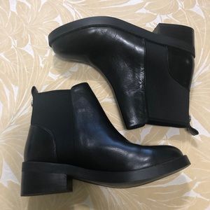 Steve Madden “Groupie” Chelsea Boots Leather 7.5